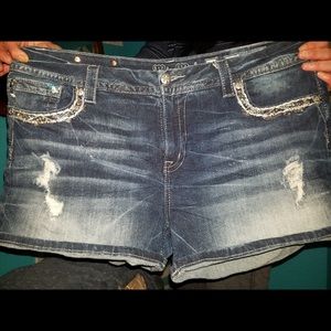 Miss Me jean shorts😍😍